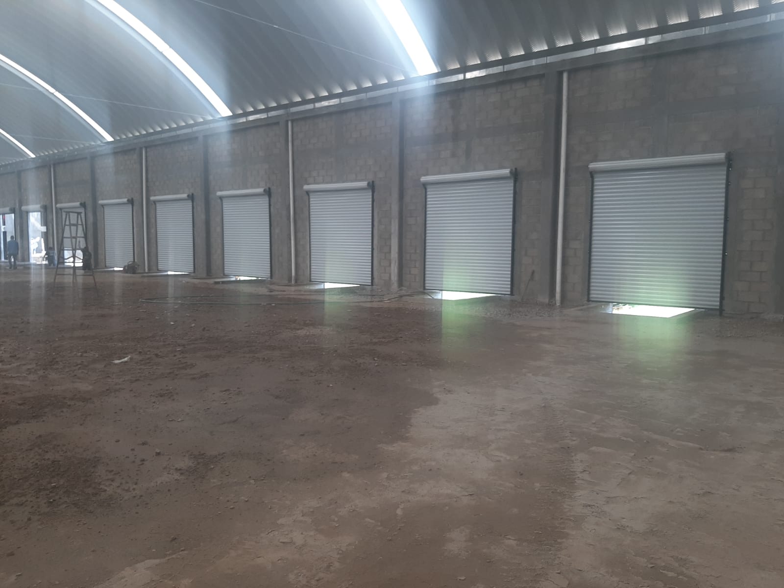 Trabajo de cortinas de acero Ancor 24