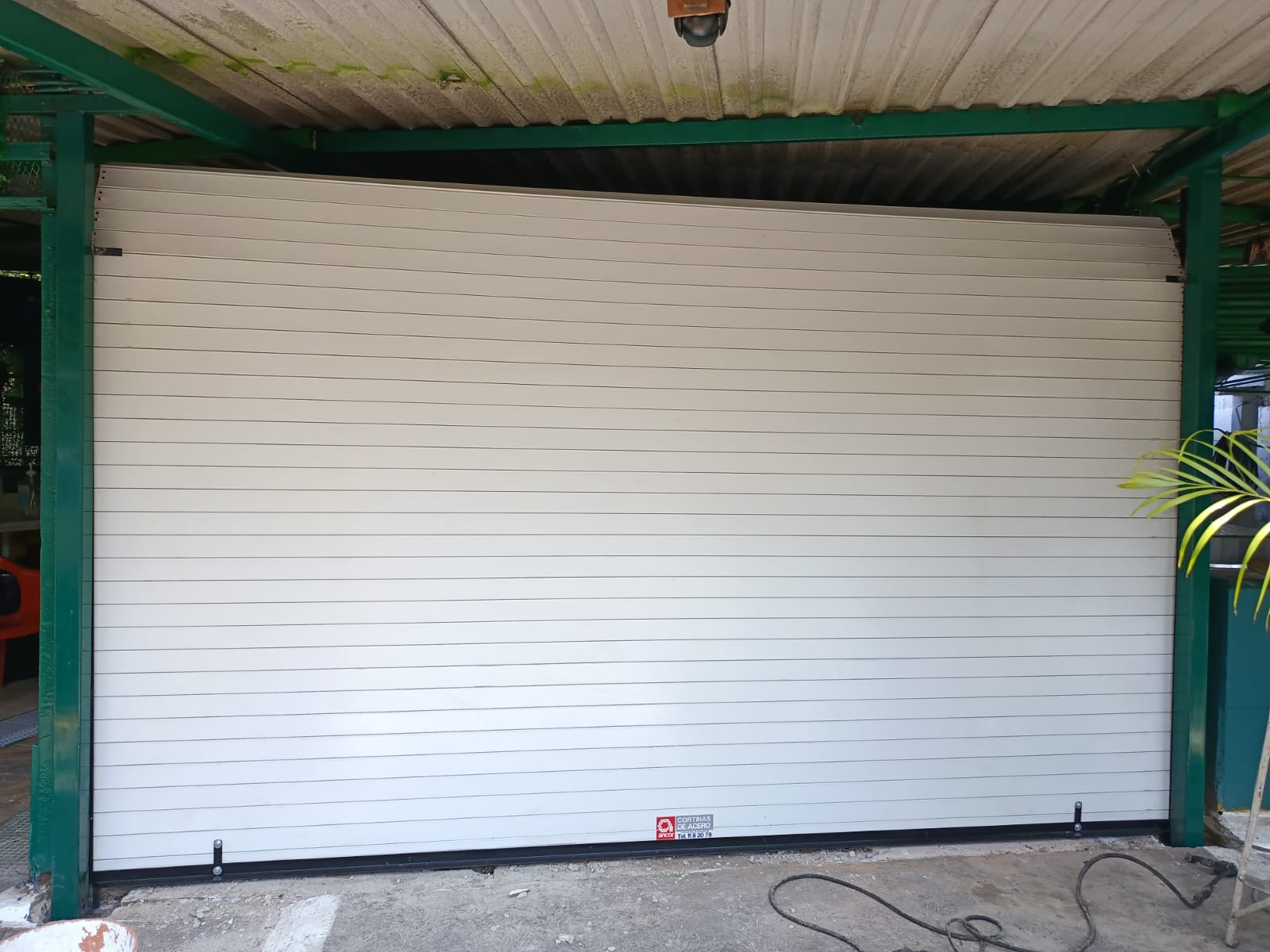 Trabajo de cortinas de acero Ancor 32