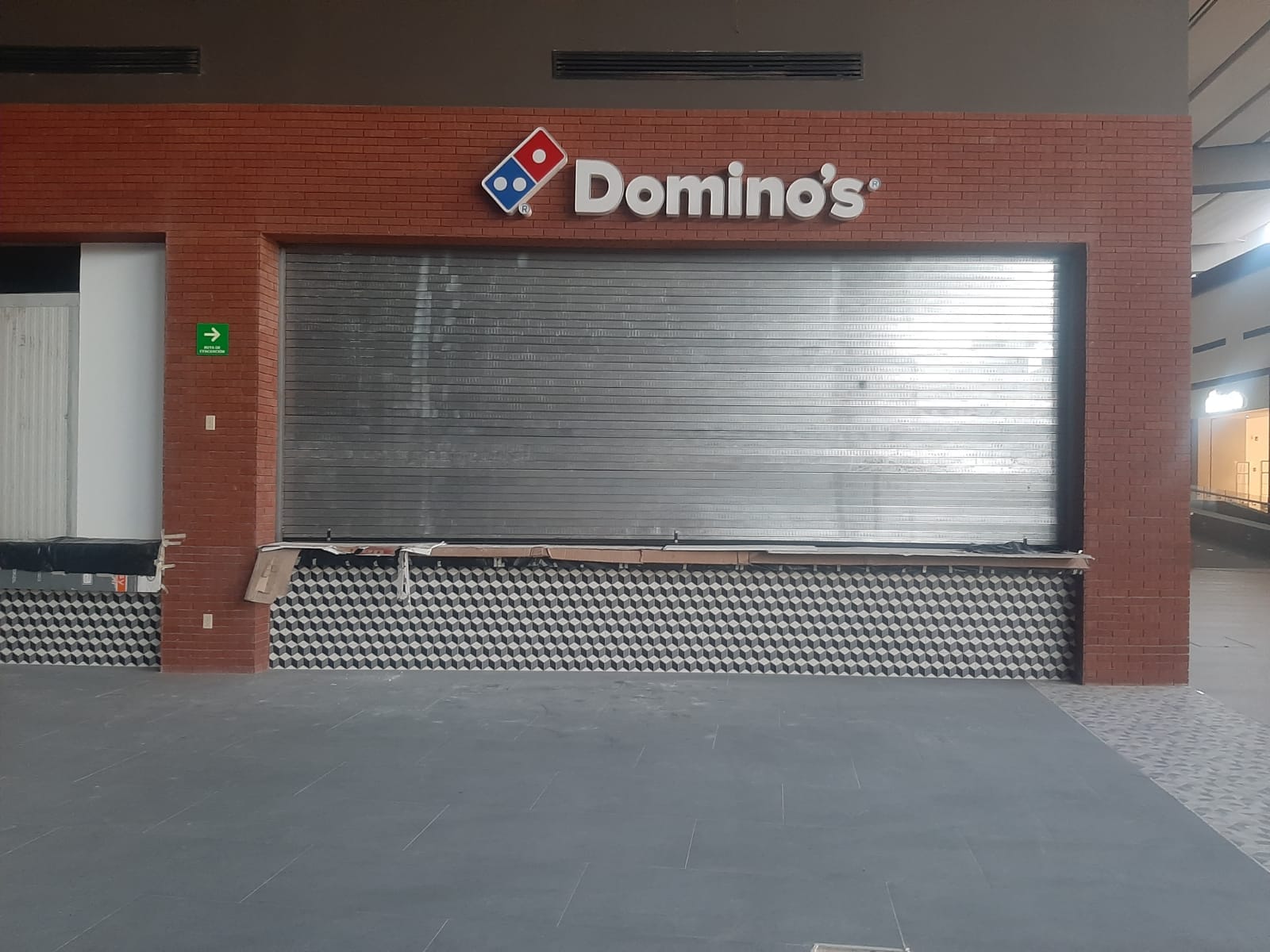 Trabajo de cortinas de acero Ancor 40